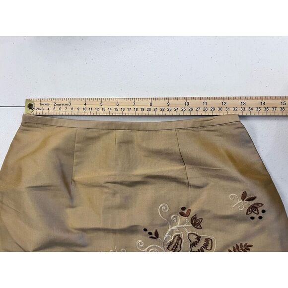 Ann Taylor 100% Silk Skirt SZ 2 Petite Knee Length Lined Pencil Embroidered Gold - Picture 2 of 6